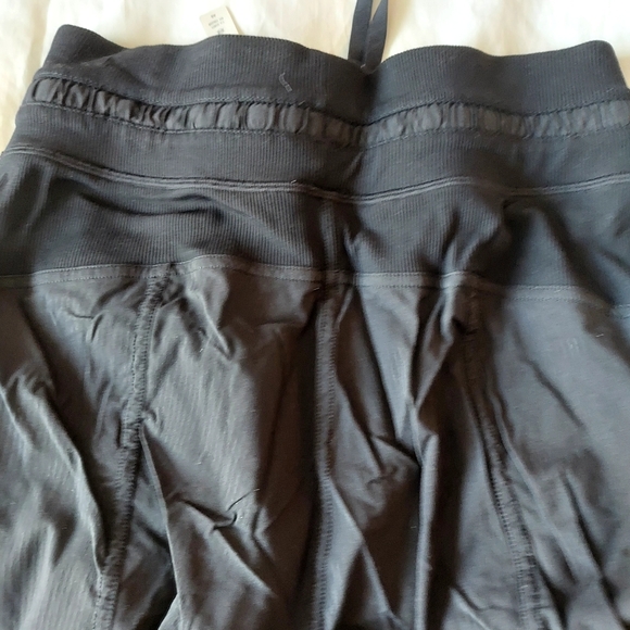 Lululemon Dance Studio Cropped pants Black Size 4 - Picture 5 of 6